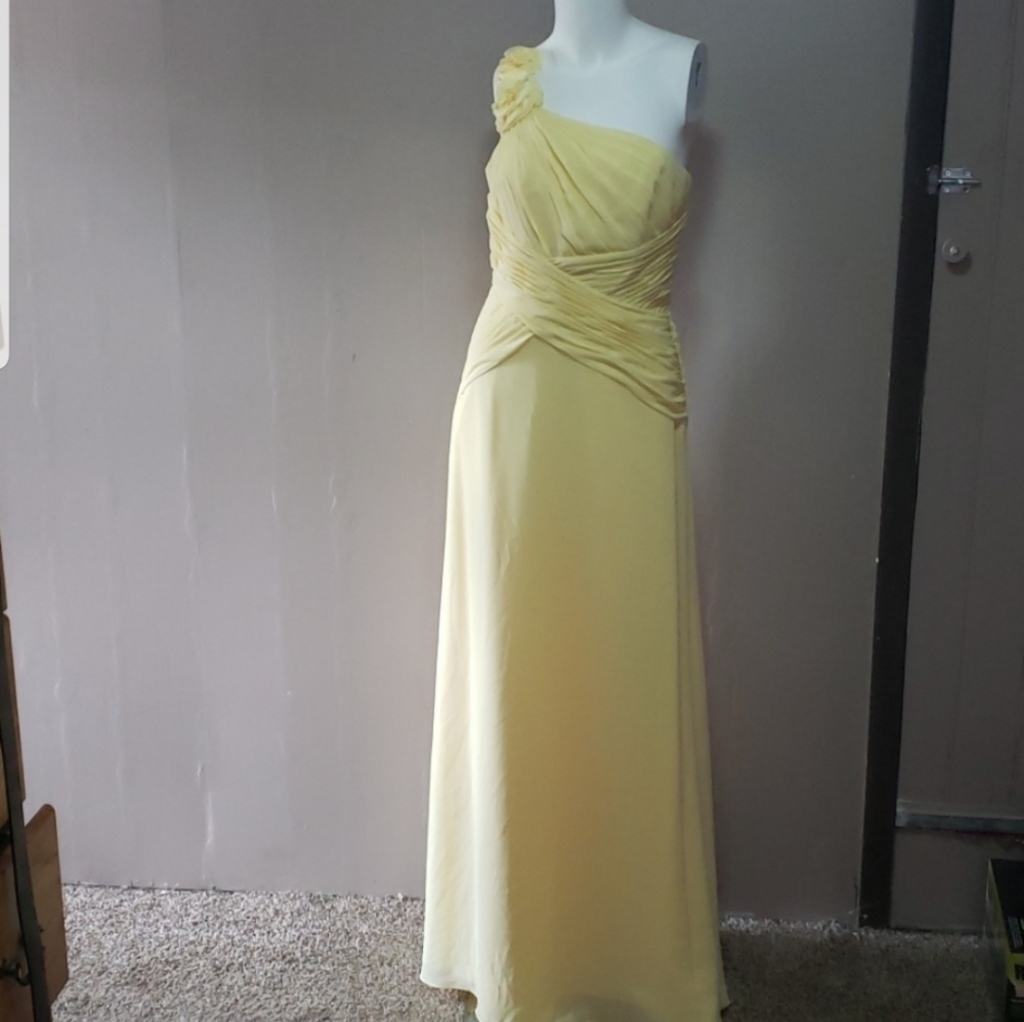 David's Bridal Gown Sz 4 Yellow Nwt